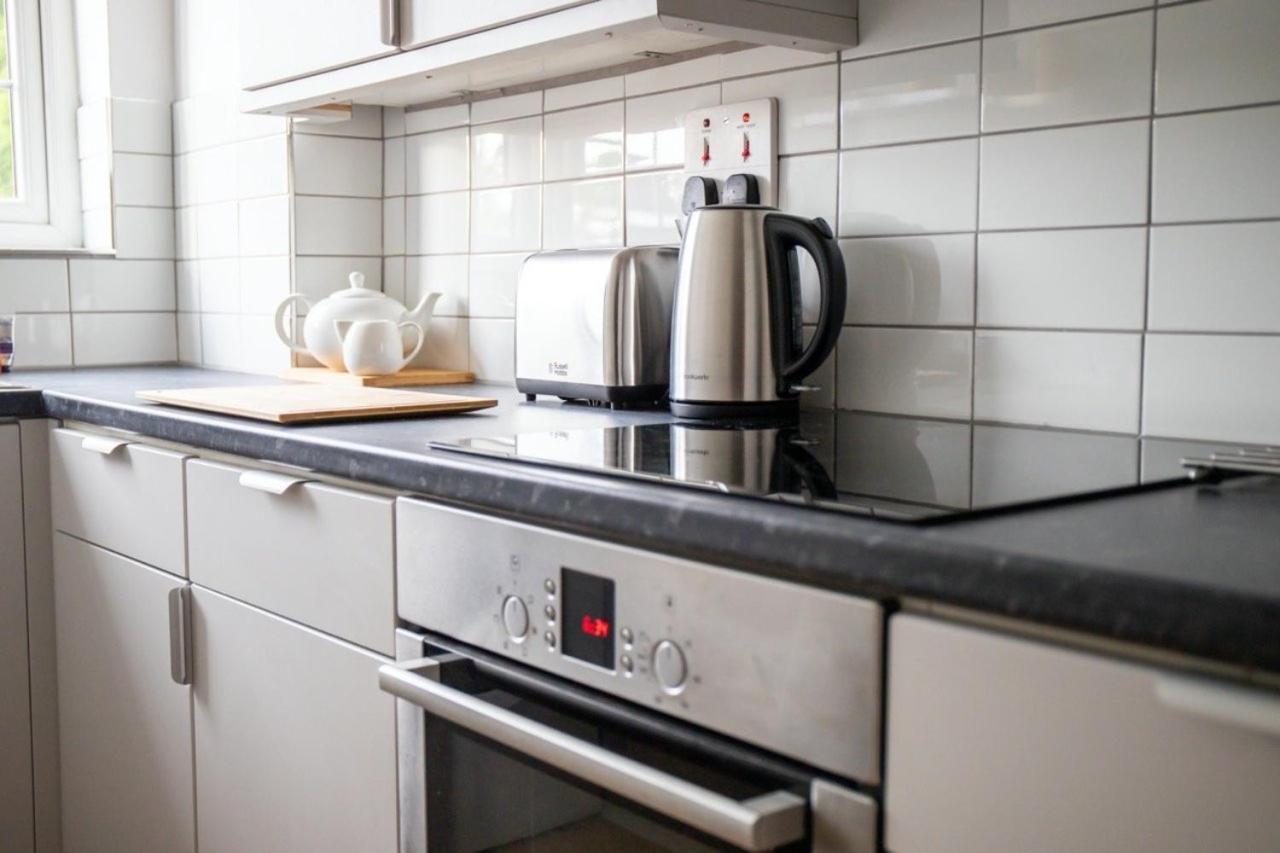 Guestready - Homely Leeds City Apartment Sleep 4 Meanwood Εξωτερικό φωτογραφία